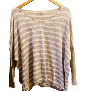 ⭐️ ANGELA MARA Made In Italy Gray & White Stripe Sweater